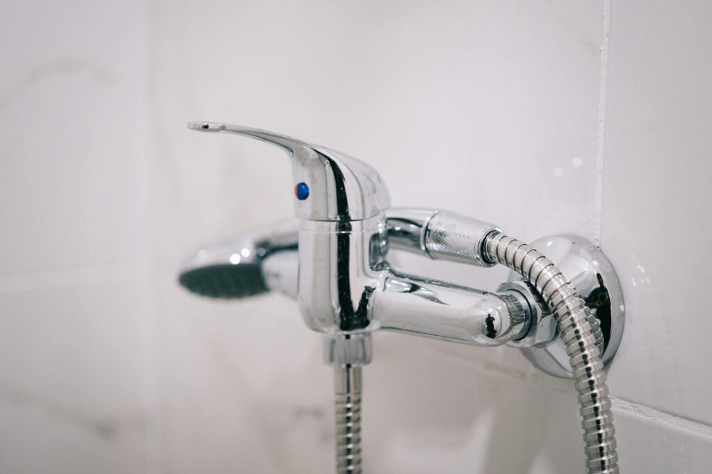 Plumbing Fixture Costs: Budget Your Faucets & Sinks